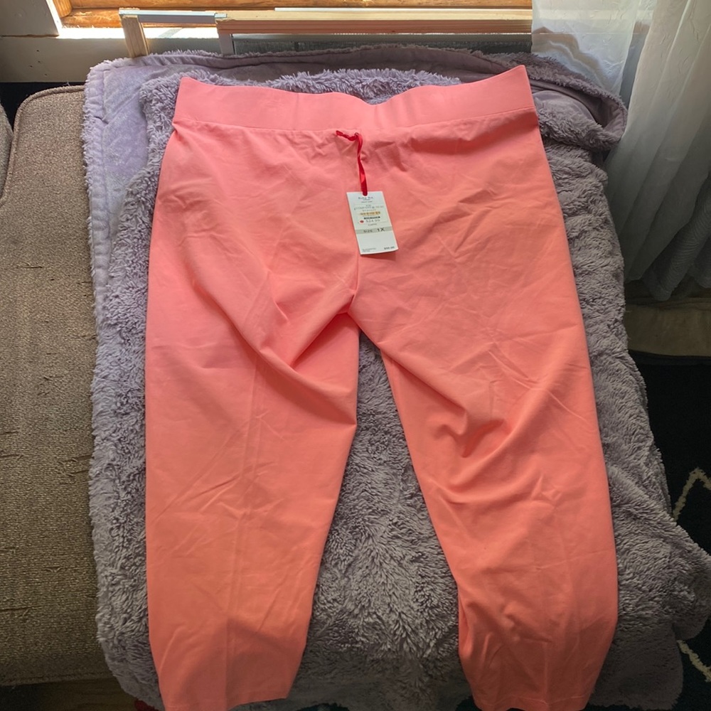 Women’s Pink Capri Pant